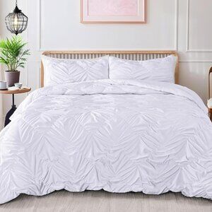 White Quilts Queen Size Pintuck Bedding Set 3 Piece